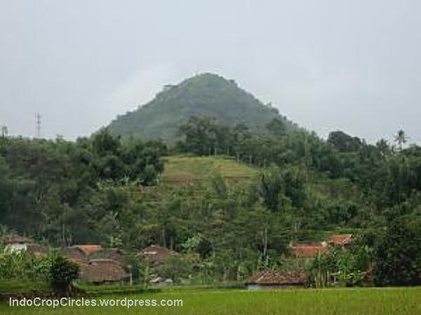 Gunung Lalakon, Bandung, West Java