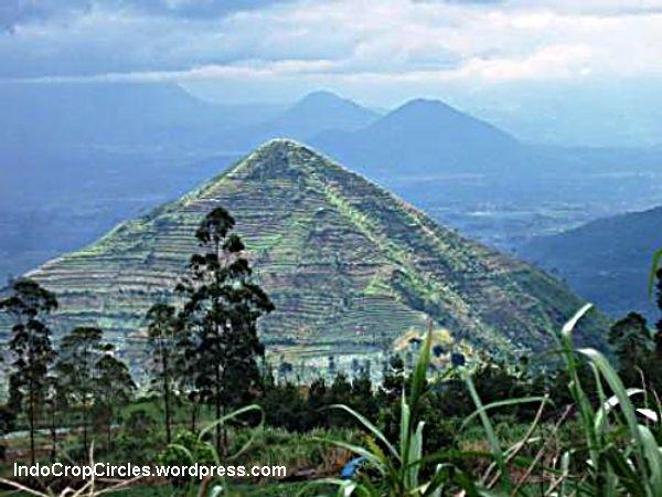 Gunung Sadahurip, Garut, West Java