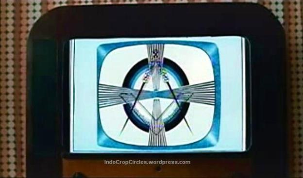 Terlihat saat pengambilan gambar di dalam televisi,    simbol freemasonry ...
