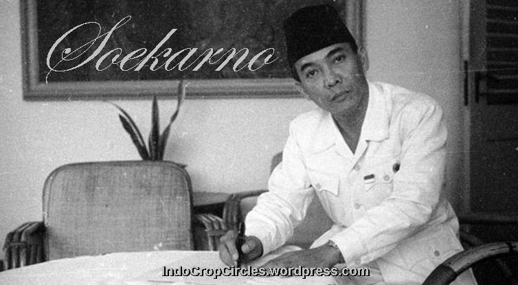 sukarno writing banner