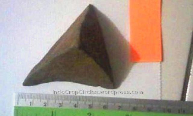 Gunung-Padang-Artefak-Piramida-Nusantara